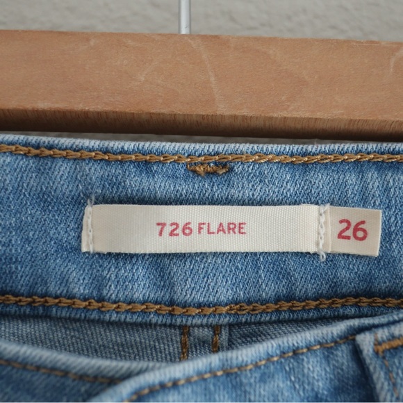 Levi's Blue Flare Wide Leg Jeans with Vintage Fading - Picture 4 of 5